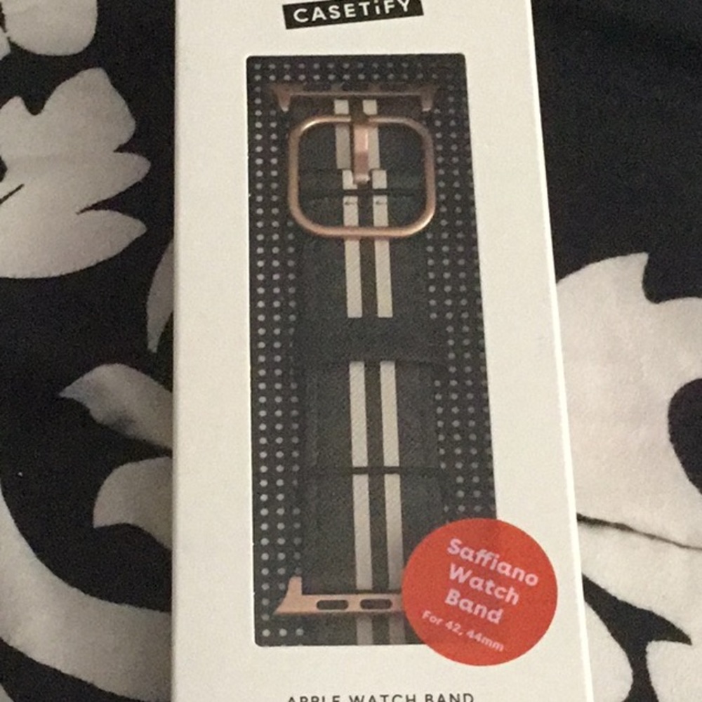 CASETIFY. APPLE WATCH BAND - Picture 3 of 6